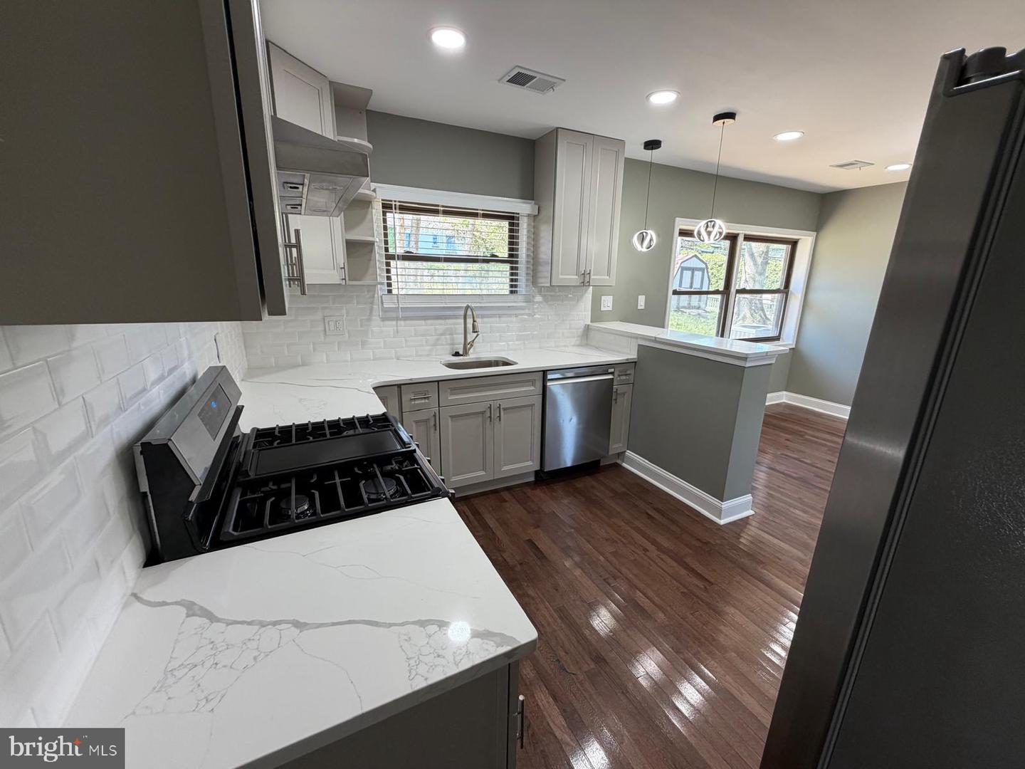 249 Hill Ave Property Photo 15
