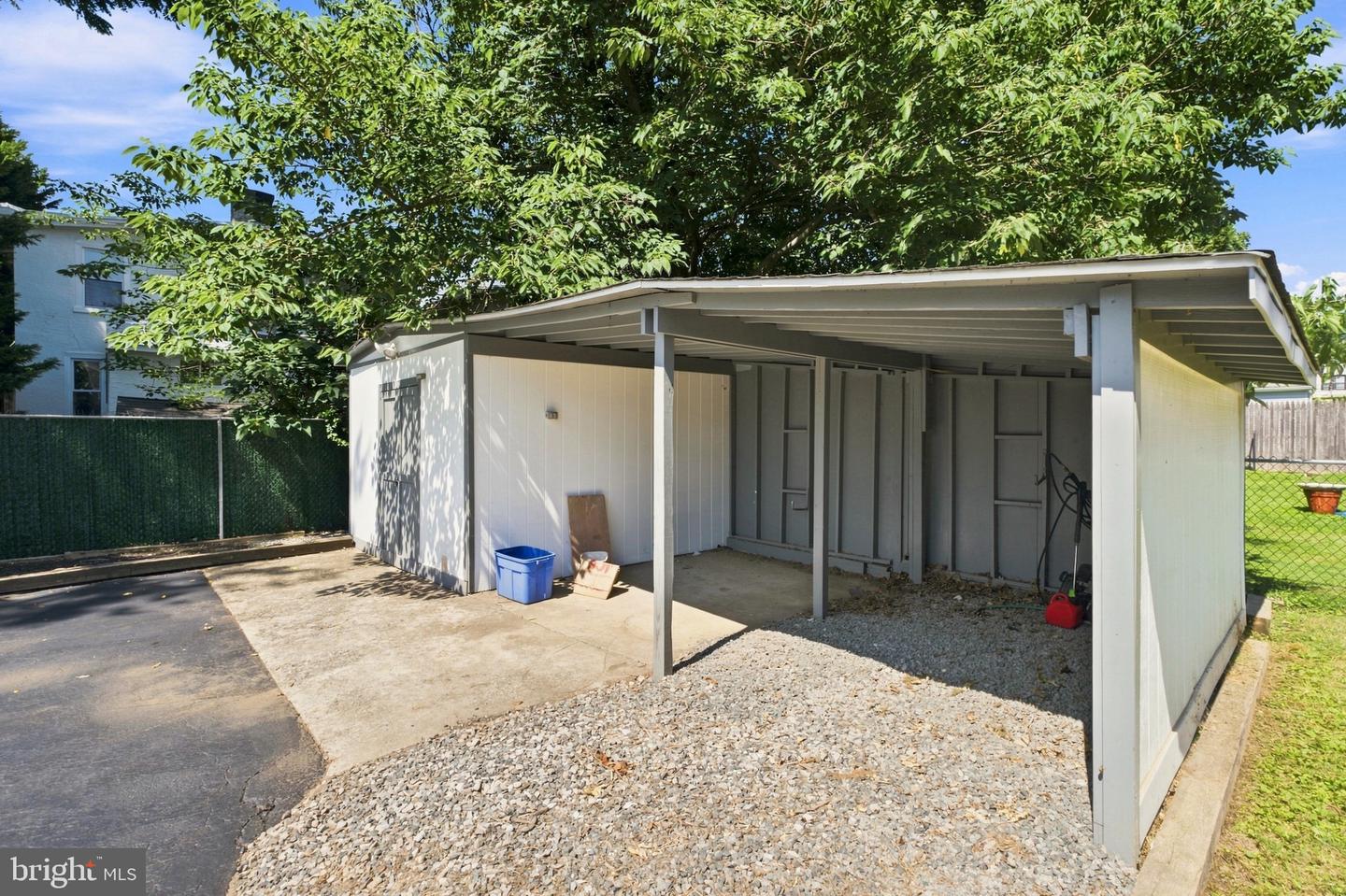 218 Linwood Ave Property Photo 66