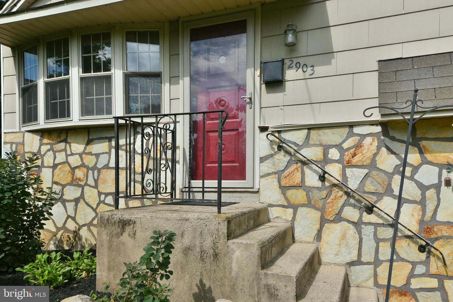 2903 Meyer Ave Property Photo 2