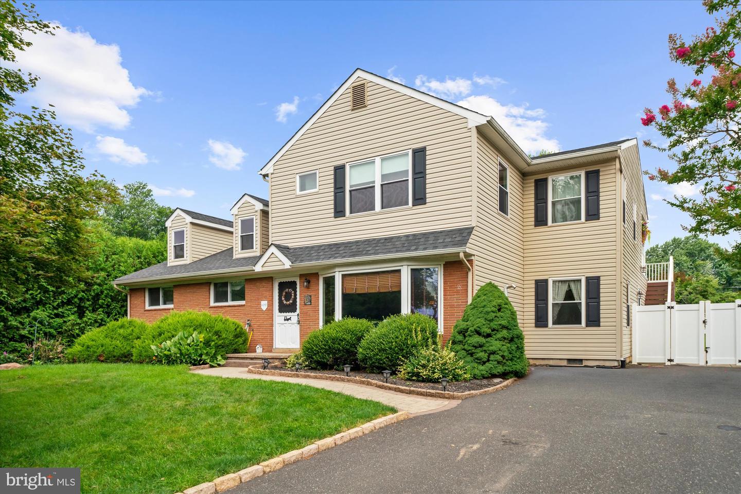 34 BUTTERNUT DR
