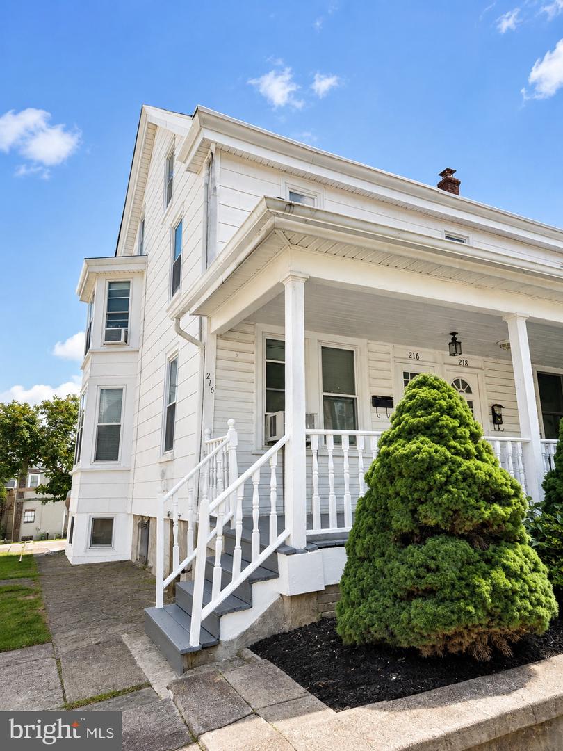 216 N Main St # Property Photo 1