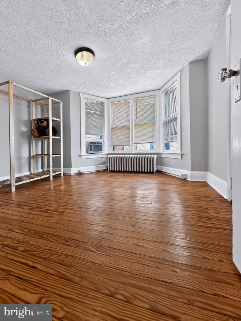 216 N Main St # Property Photo 11
