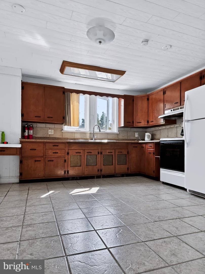 216 N Main St # Property Photo 14