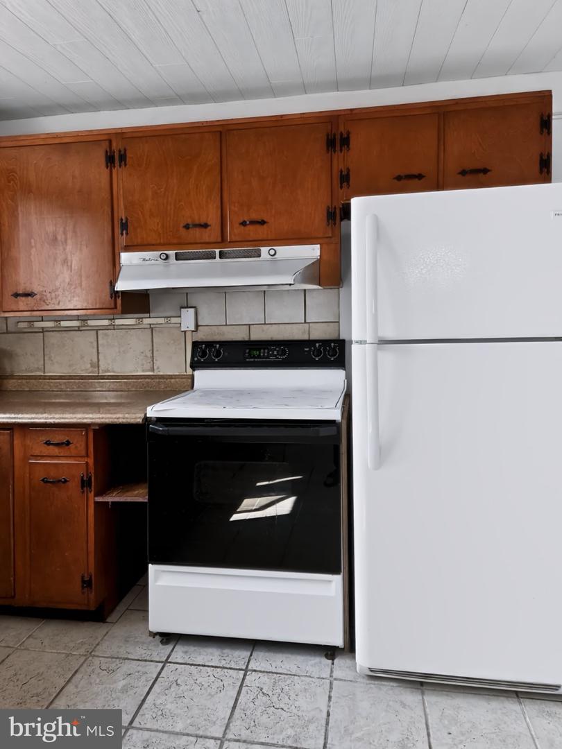 216 N Main St # Property Photo 17