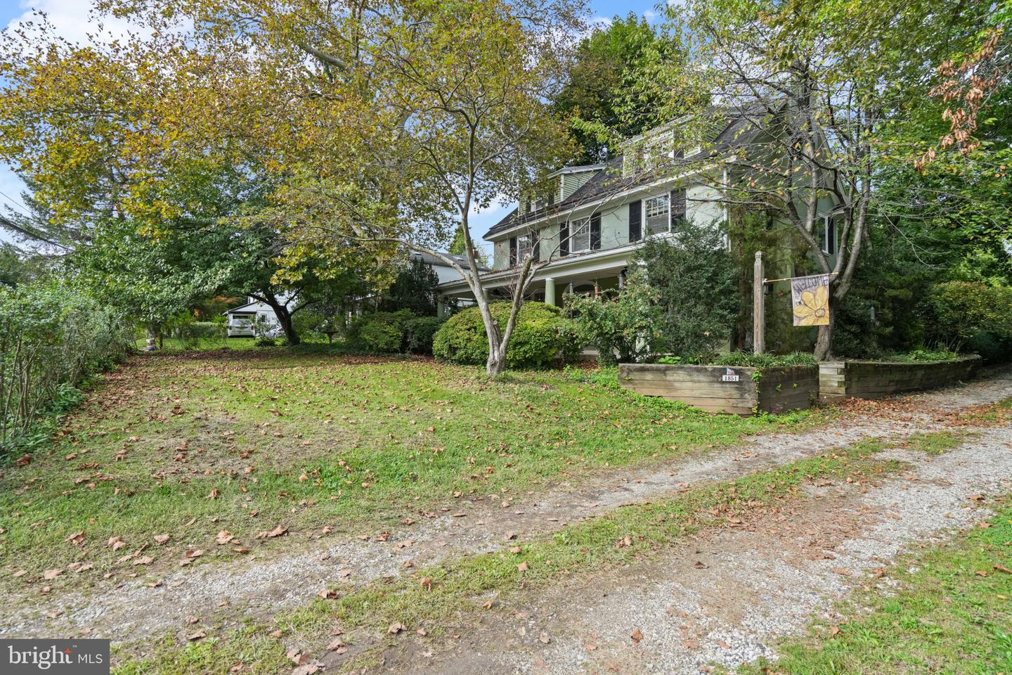 1851 W Marshall St Property Photo 11