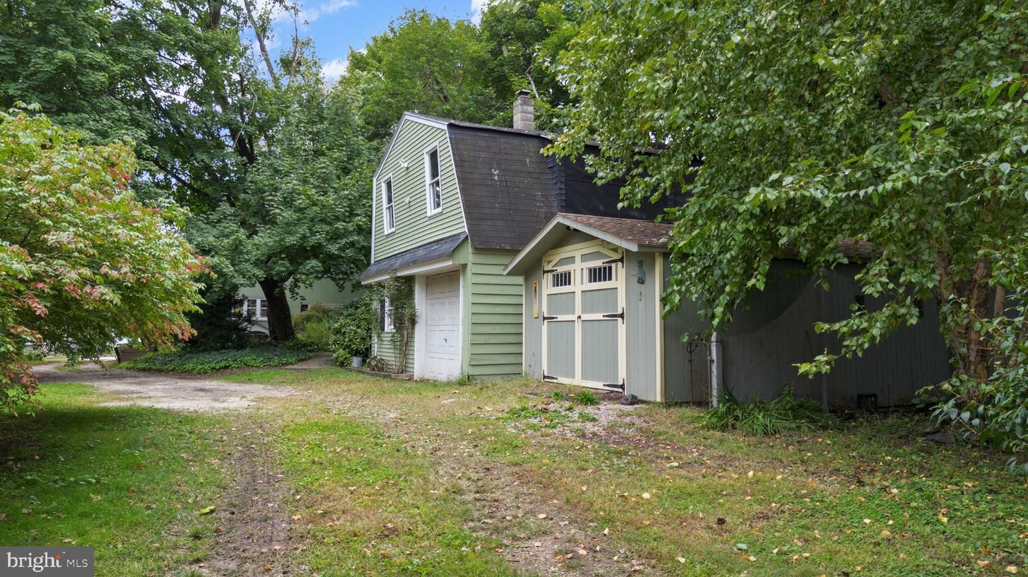 1851 W Marshall St Property Photo 86