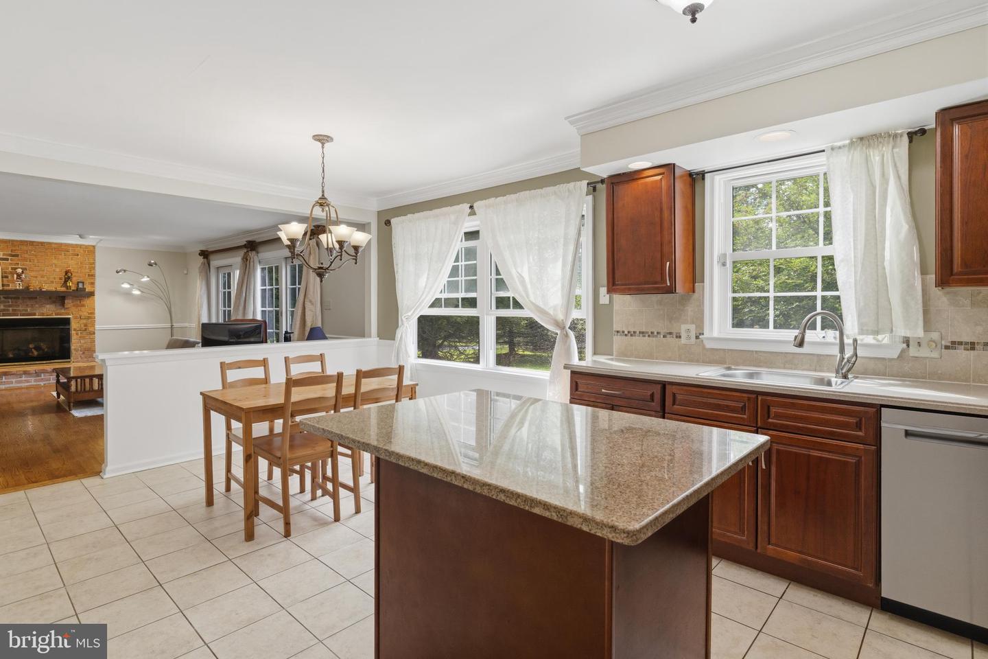 1342 Tanglewood Dr # Property Photo 15