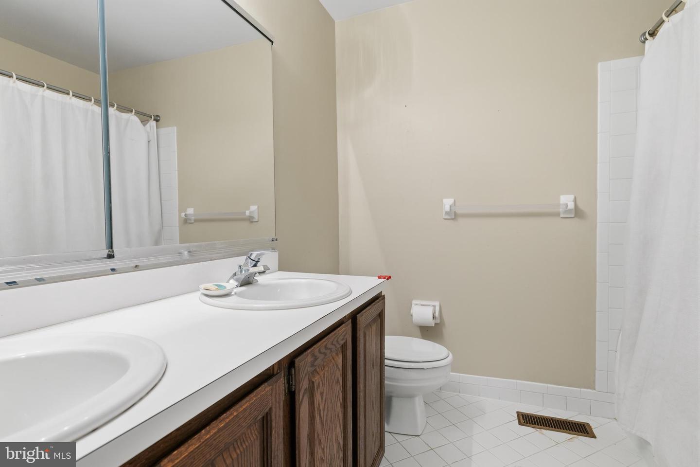 1342 Tanglewood Dr # Property Photo 31