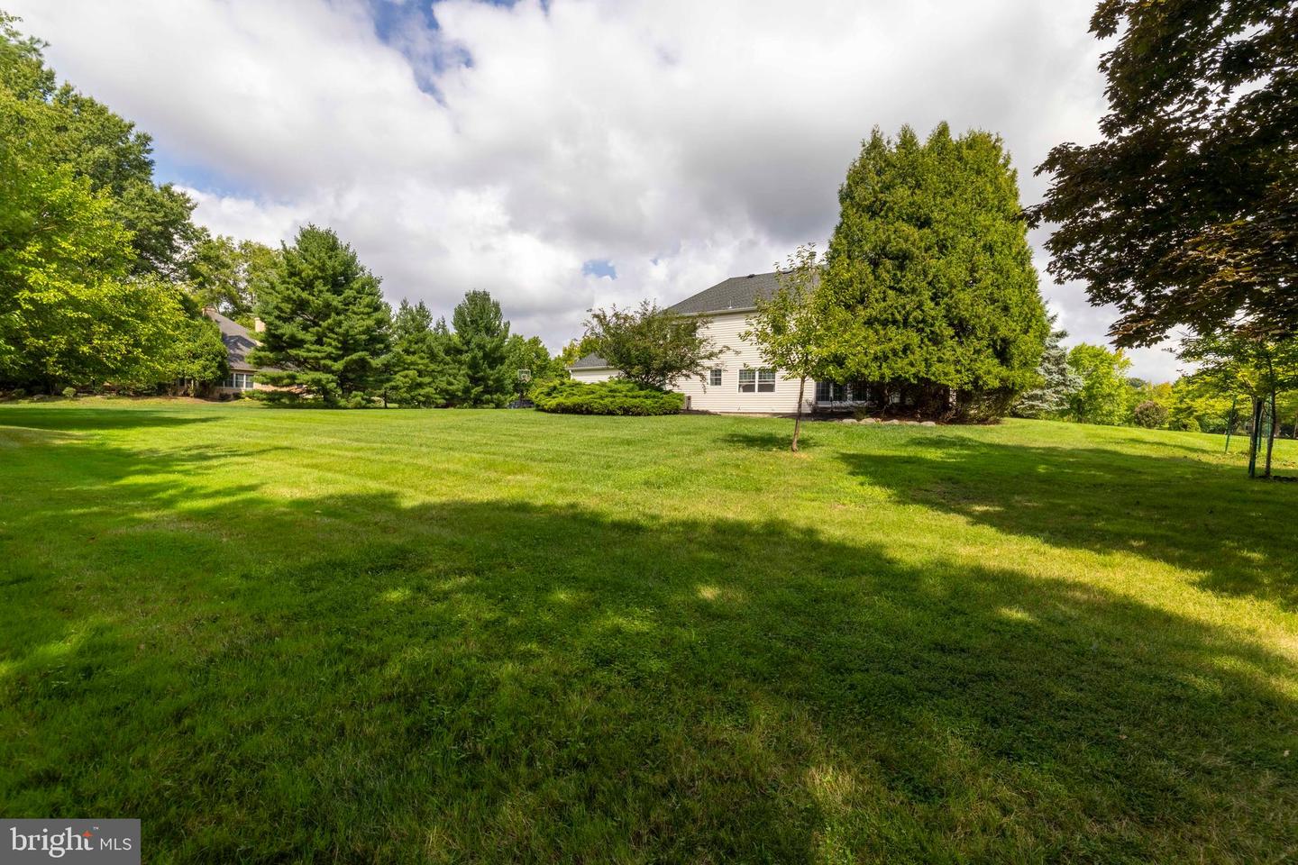1342 Tanglewood Dr # Property Photo 46