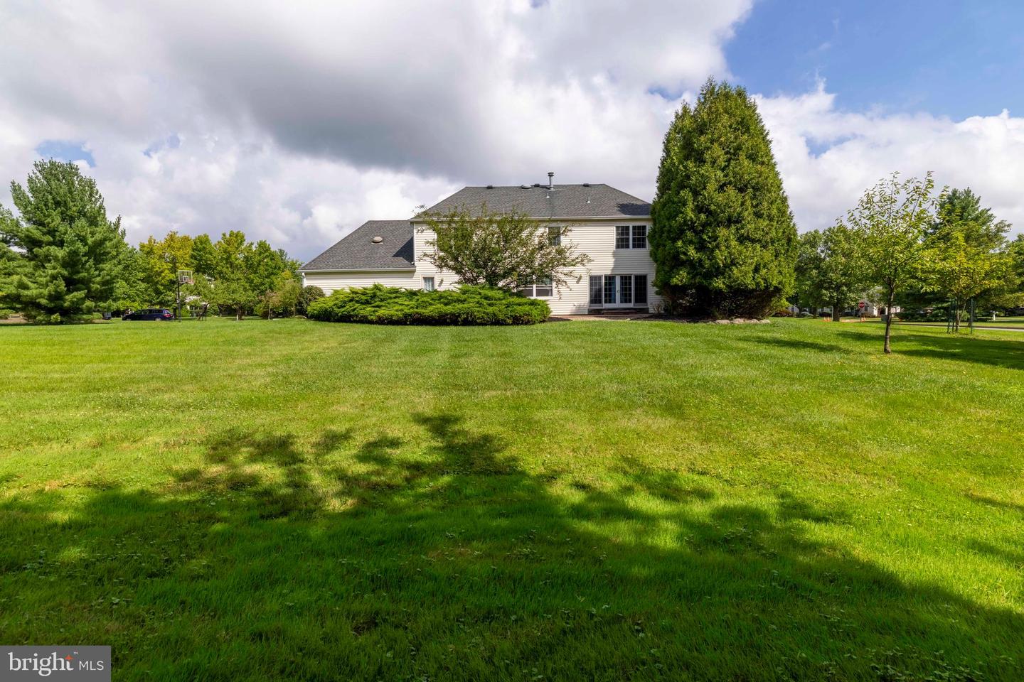 1342 Tanglewood Dr # Property Photo 47
