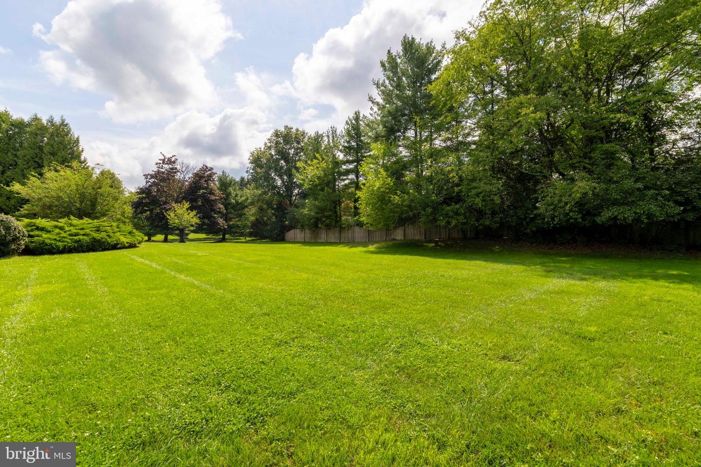 1342 Tanglewood Dr # Property Photo 48