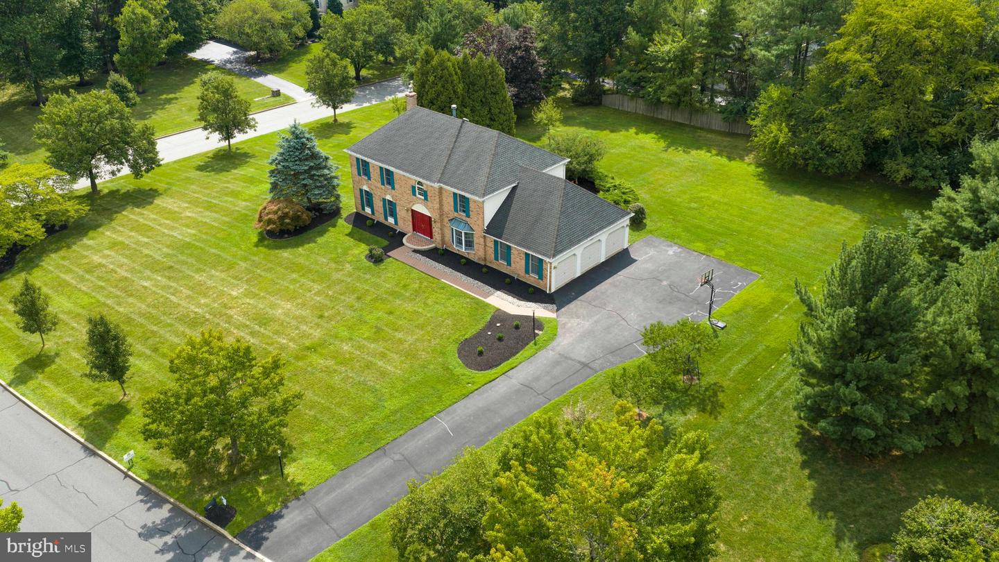 1342 Tanglewood Dr # Property Photo 52