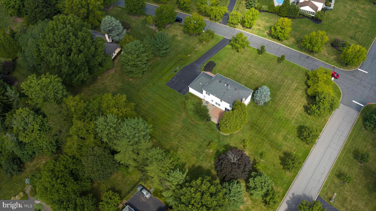 1342 Tanglewood Dr # Property Photo 55