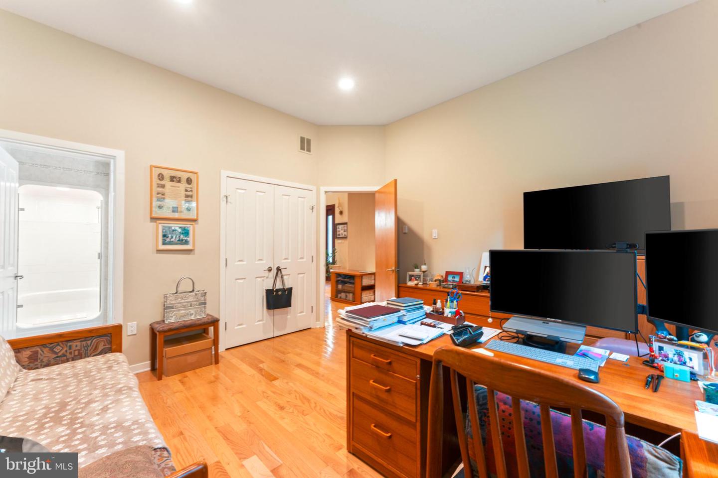 1427 Byberry Rd Property Photo 10