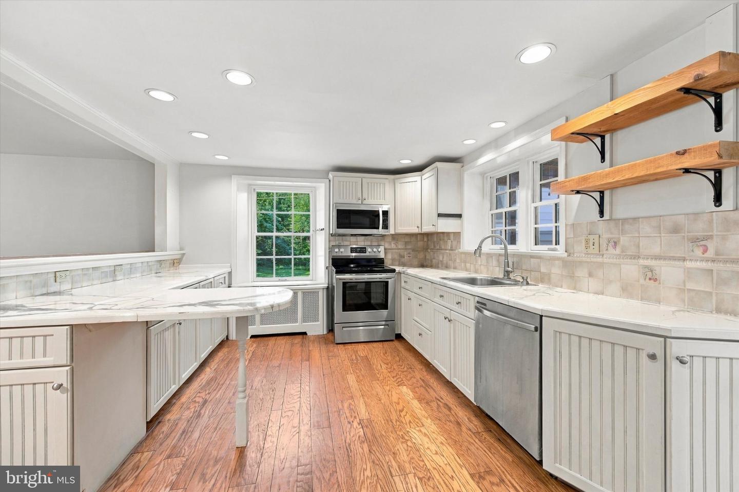 65 Shady Ln # Property Photo 18