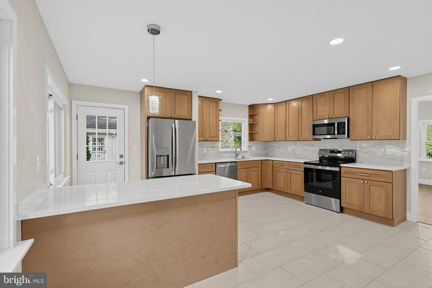 7724 Green Valley Rd Property Photo 5