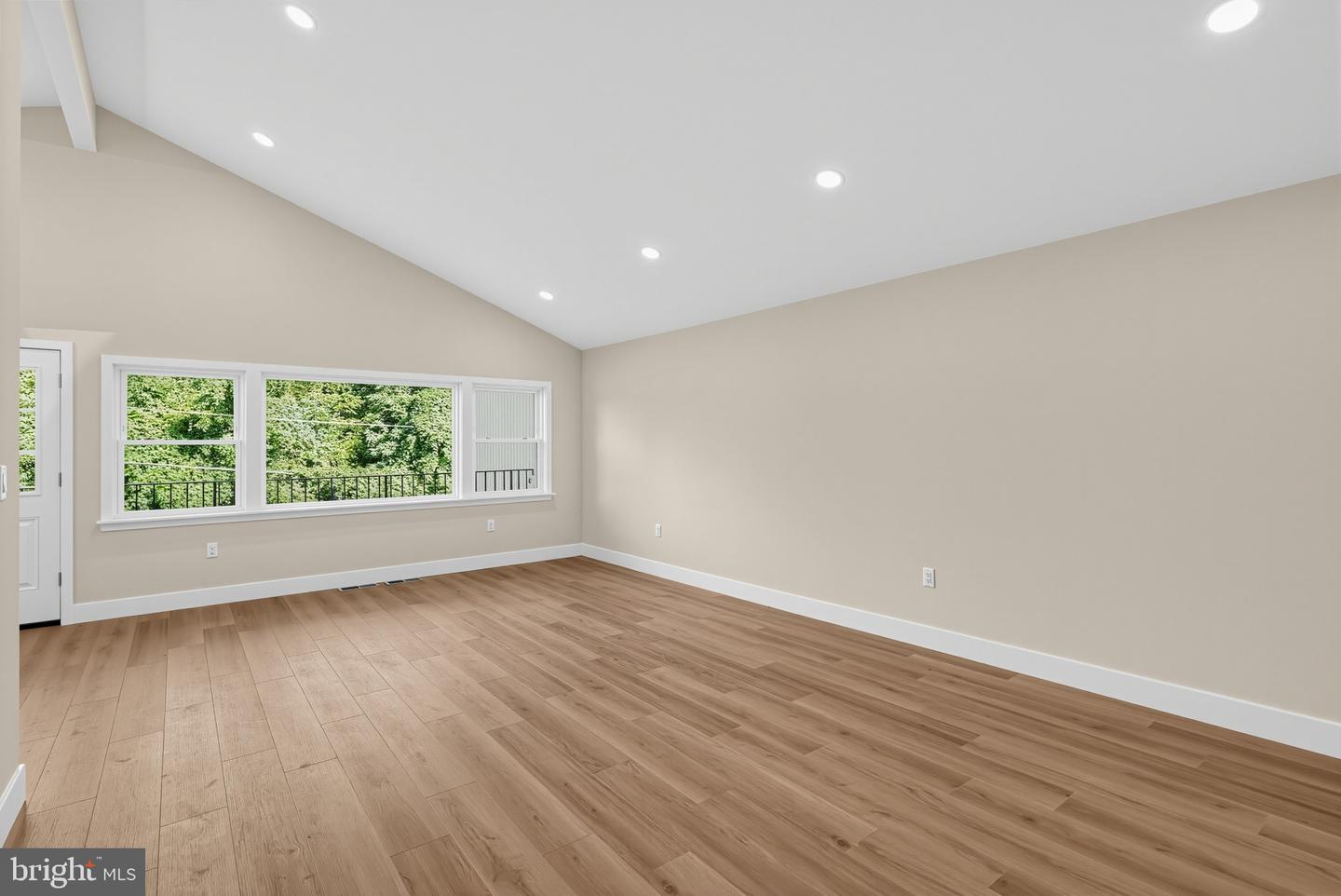 7724 Green Valley Rd Property Photo 11
