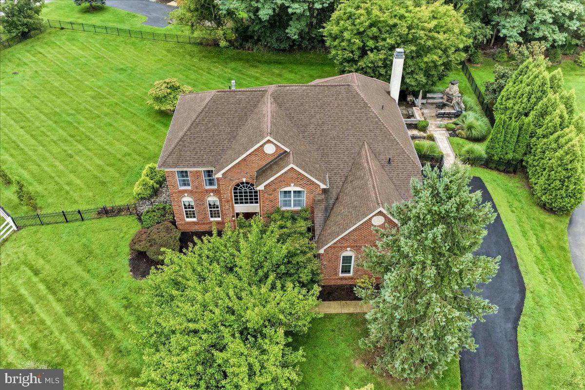 1104 Goshawk Cir Property Photo 1