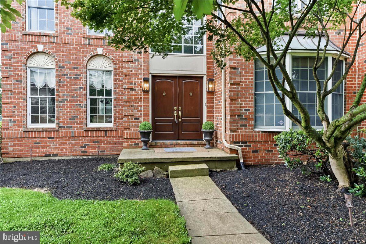 1104 Goshawk Cir Property Photo 4