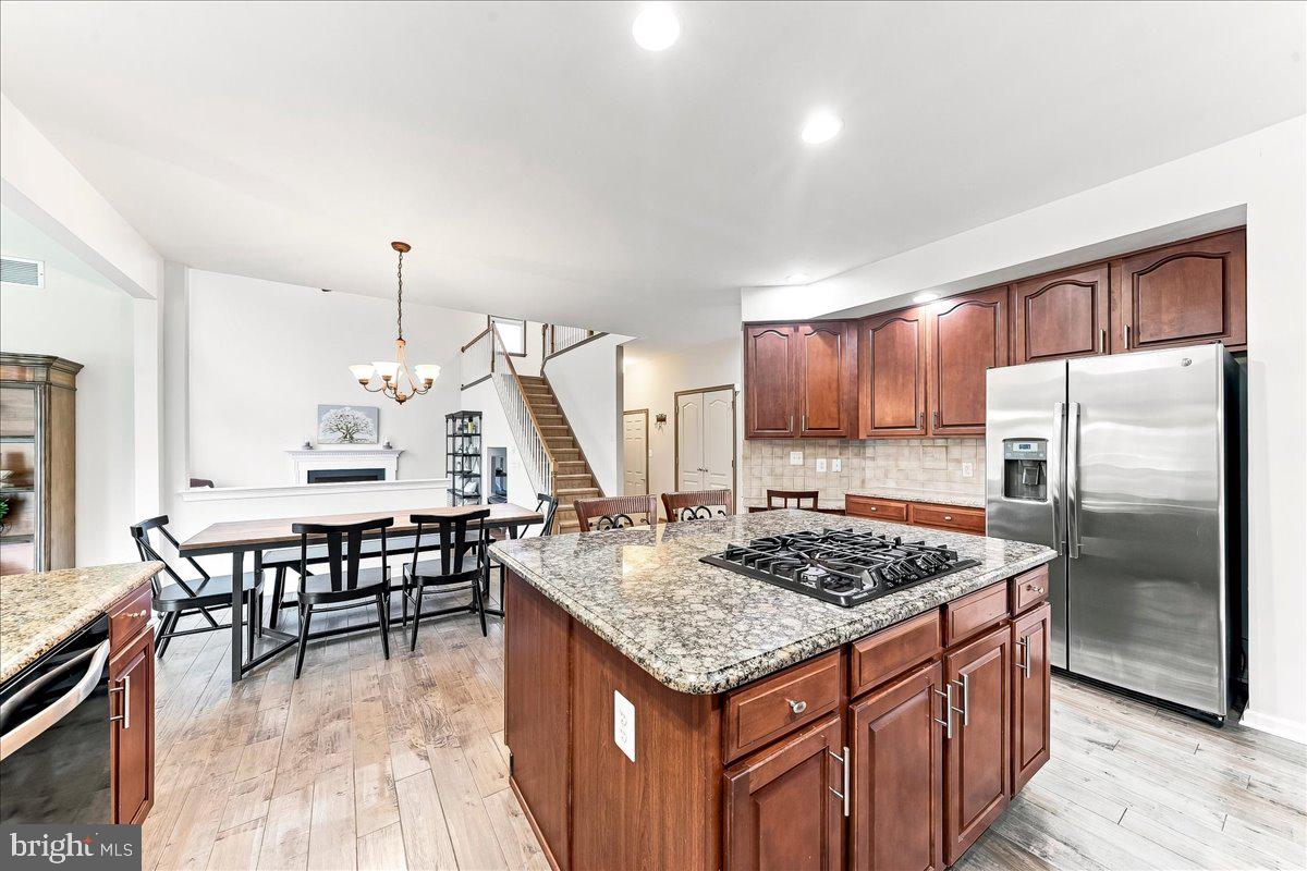 1104 Goshawk Cir Property Photo 12