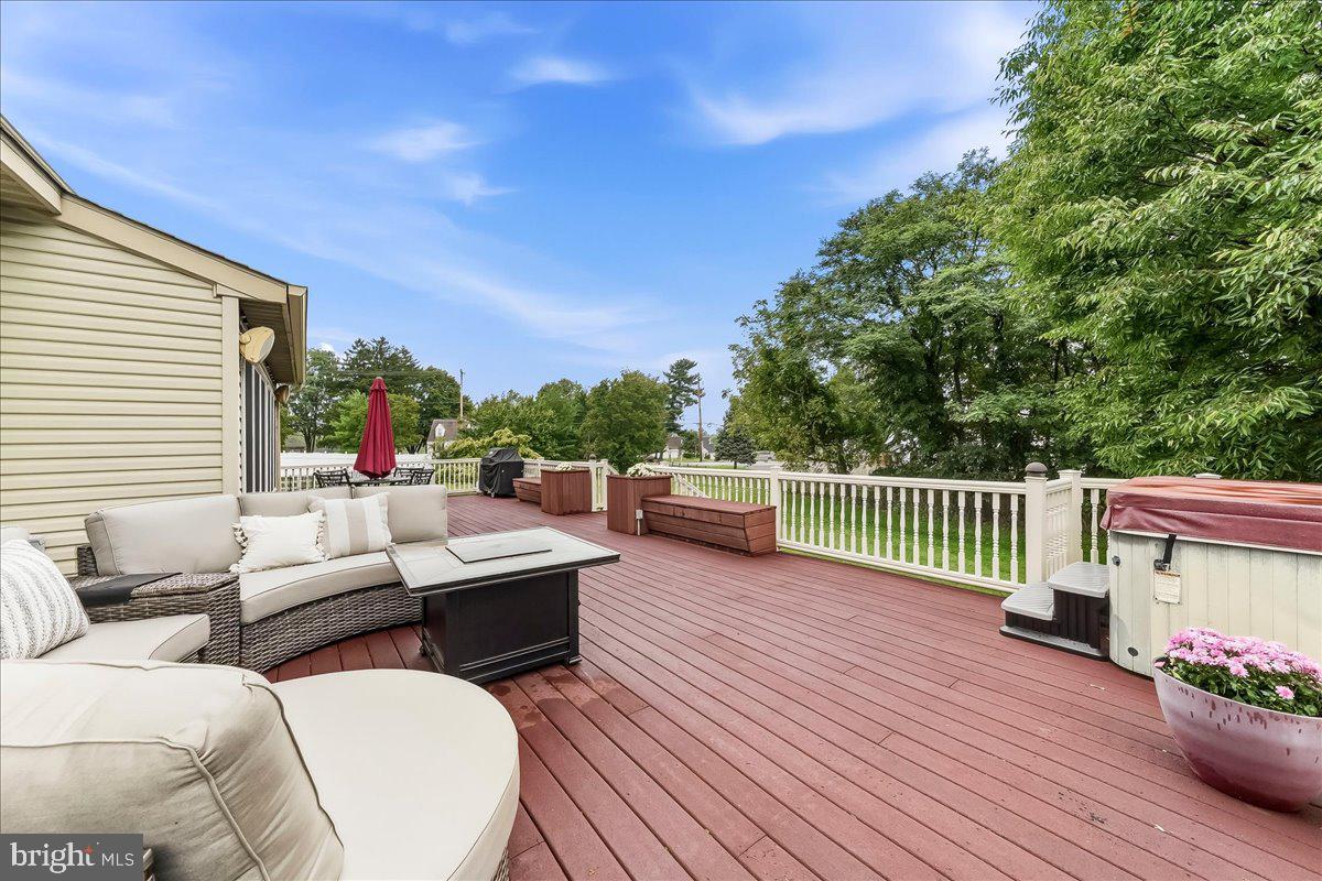 1104 Goshawk Cir Property Photo 35