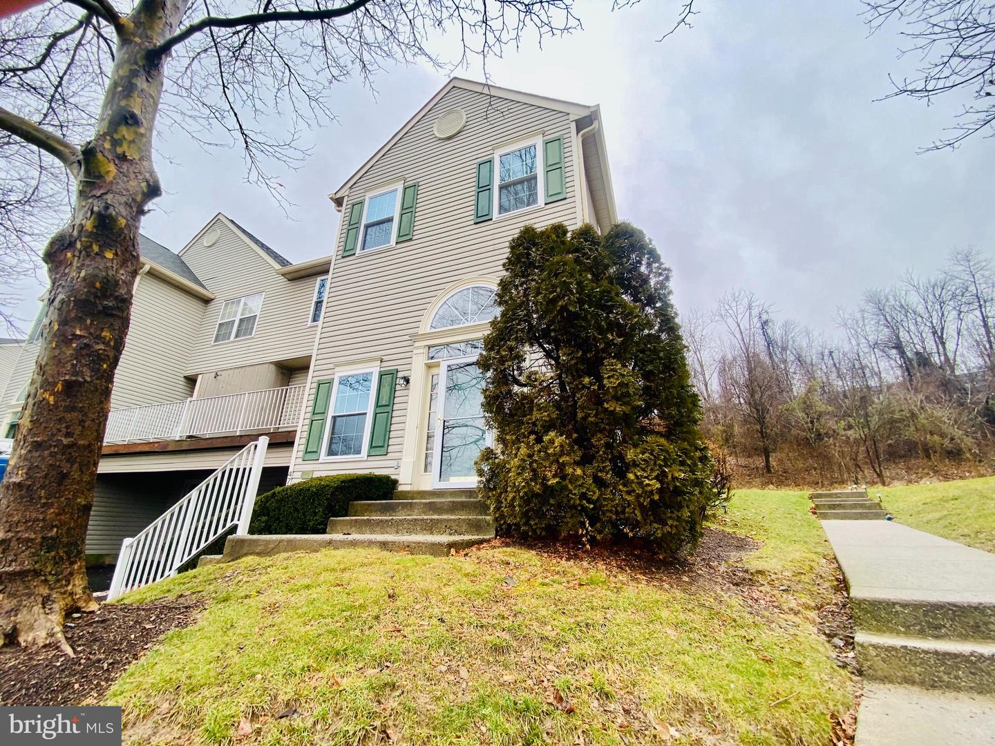 475 Stoneglen St Property Photo 1