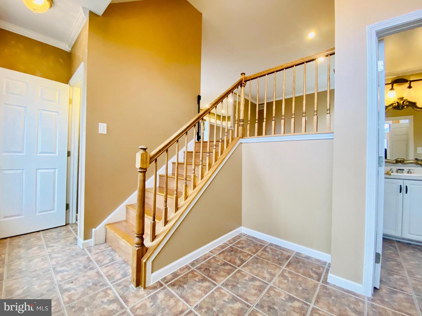 475 Stoneglen St Property Photo 2