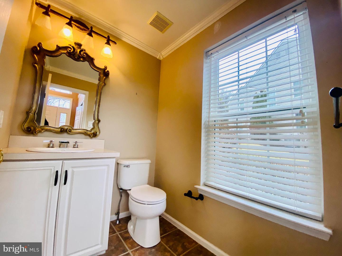 475 Stoneglen St Property Photo 4