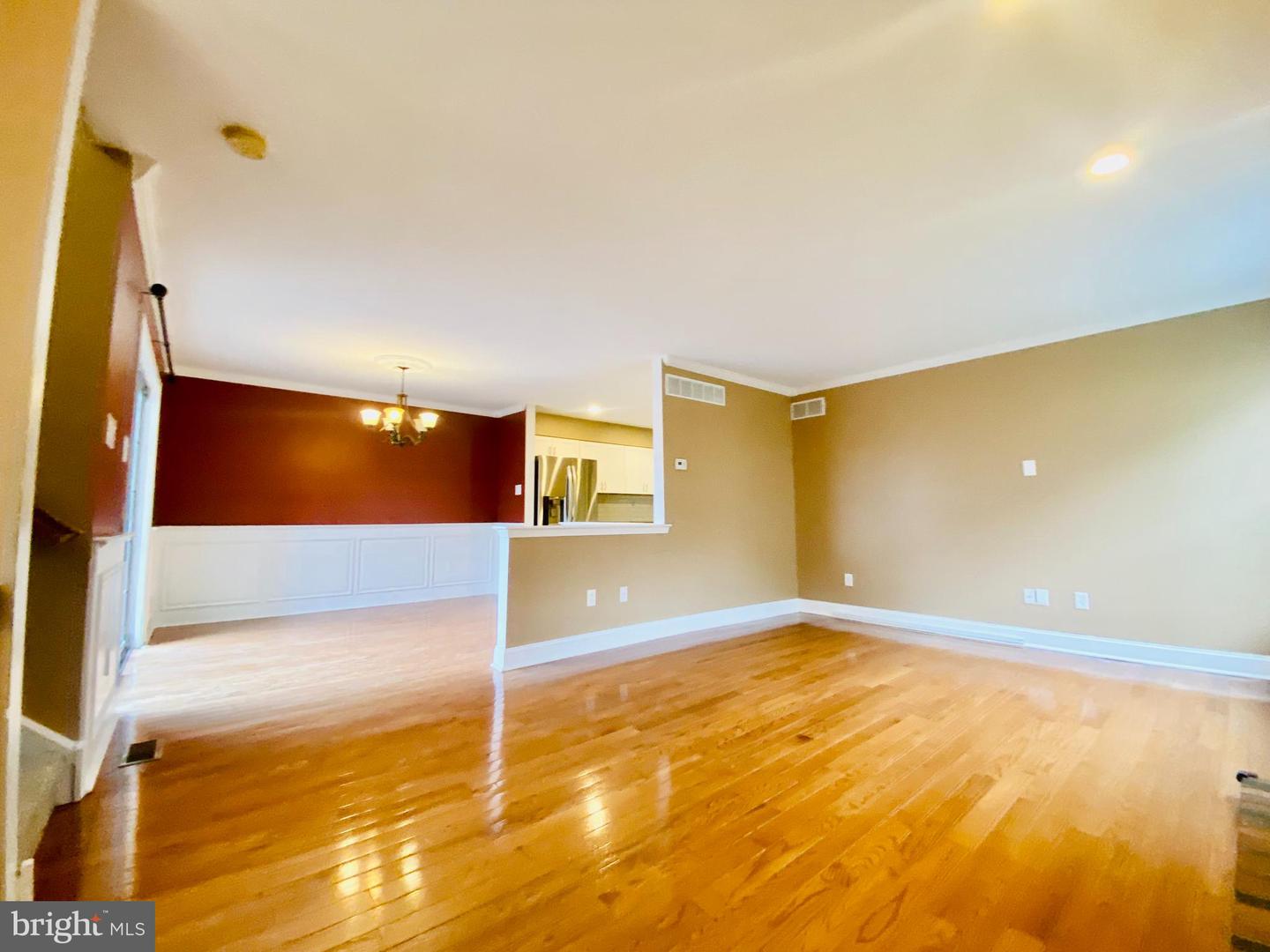 475 Stoneglen St Property Photo 5
