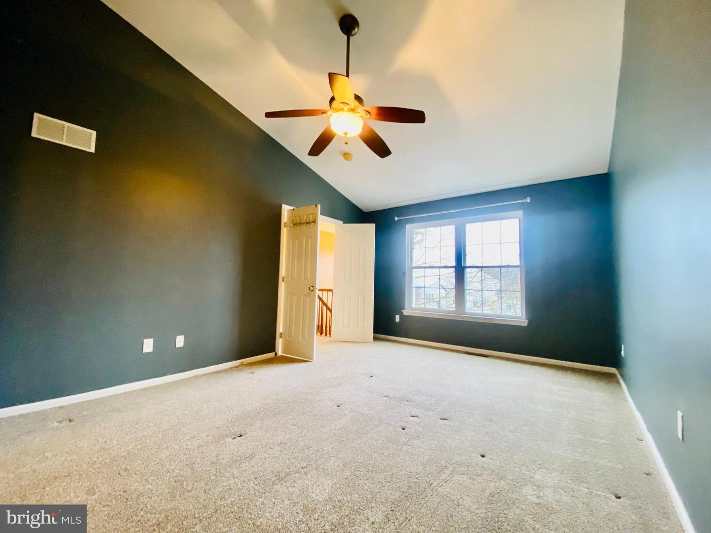 475 Stoneglen St Property Photo 18