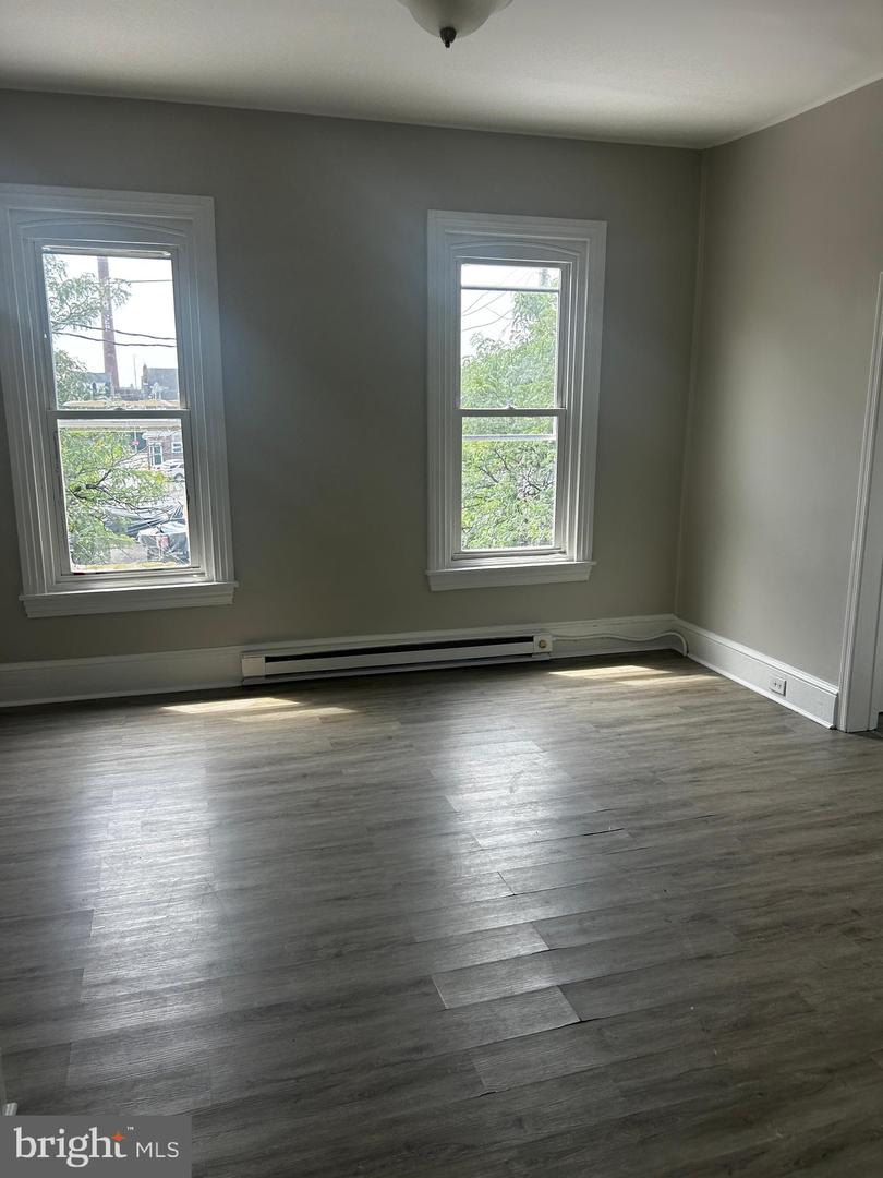 529 King St #2 Property Photo 2
