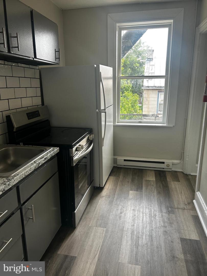 529 King St #2 Property Photo 6