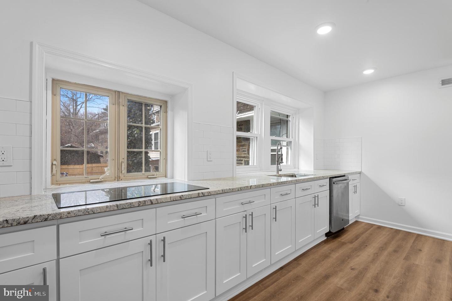 162 Union Ave Property Photo 5