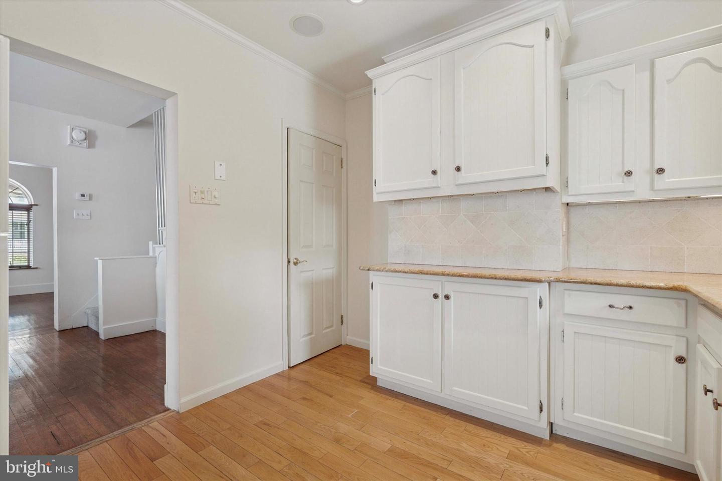 122 Conway Ave Property Photo 6
