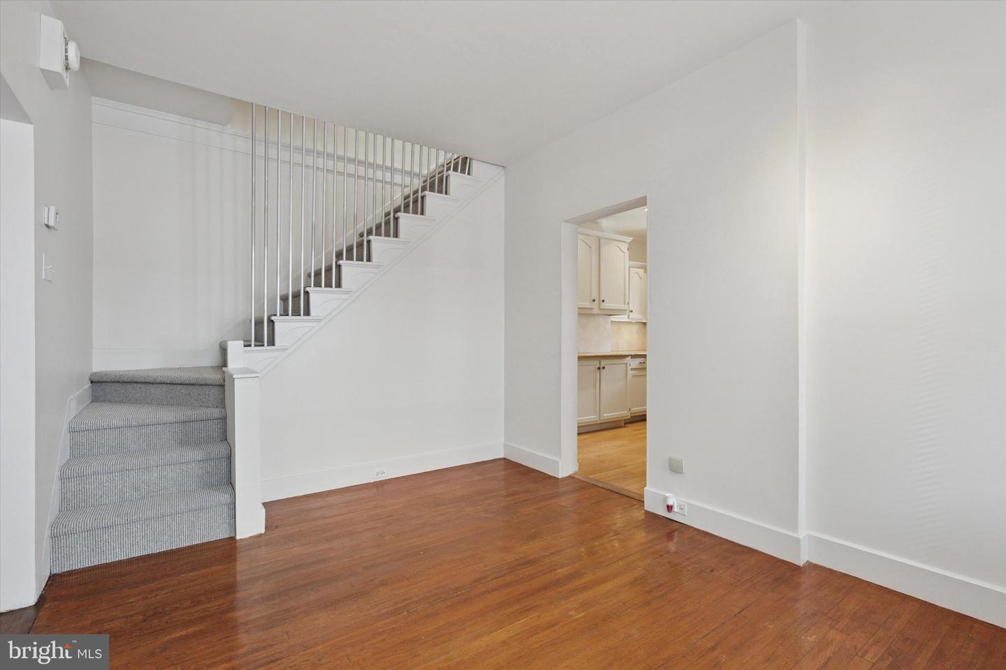 122 Conway Ave Property Photo 7