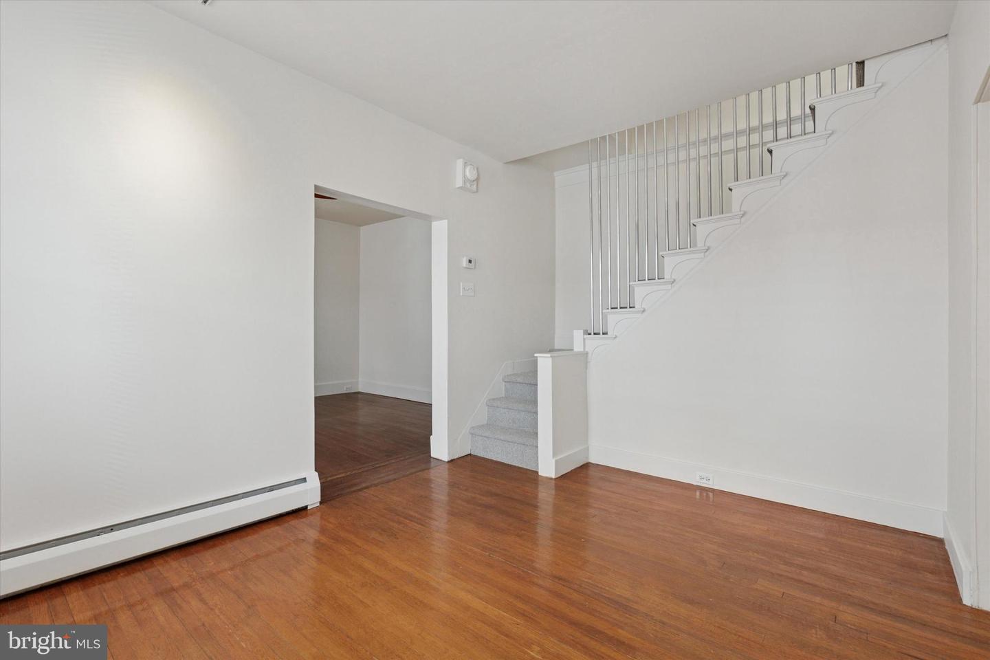 122 Conway Ave Property Photo 8