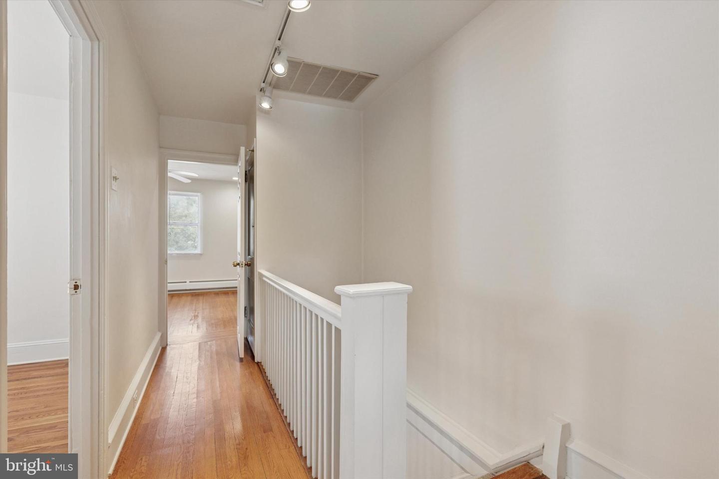 122 Conway Ave Property Photo 16