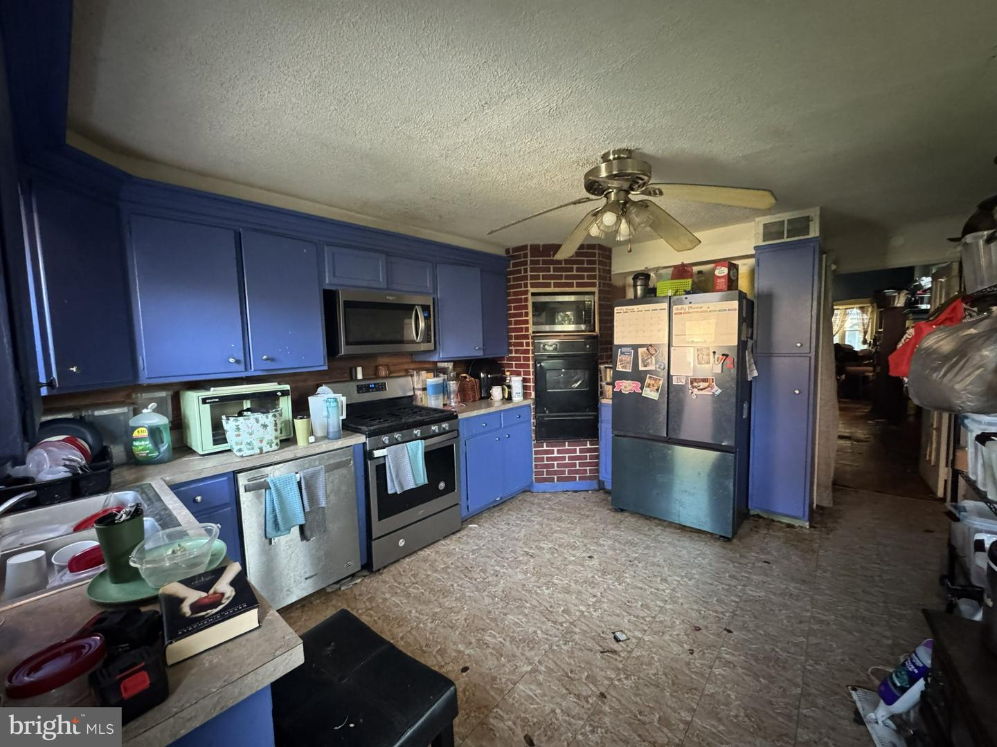 15 E 2nd St # Property Photo 2