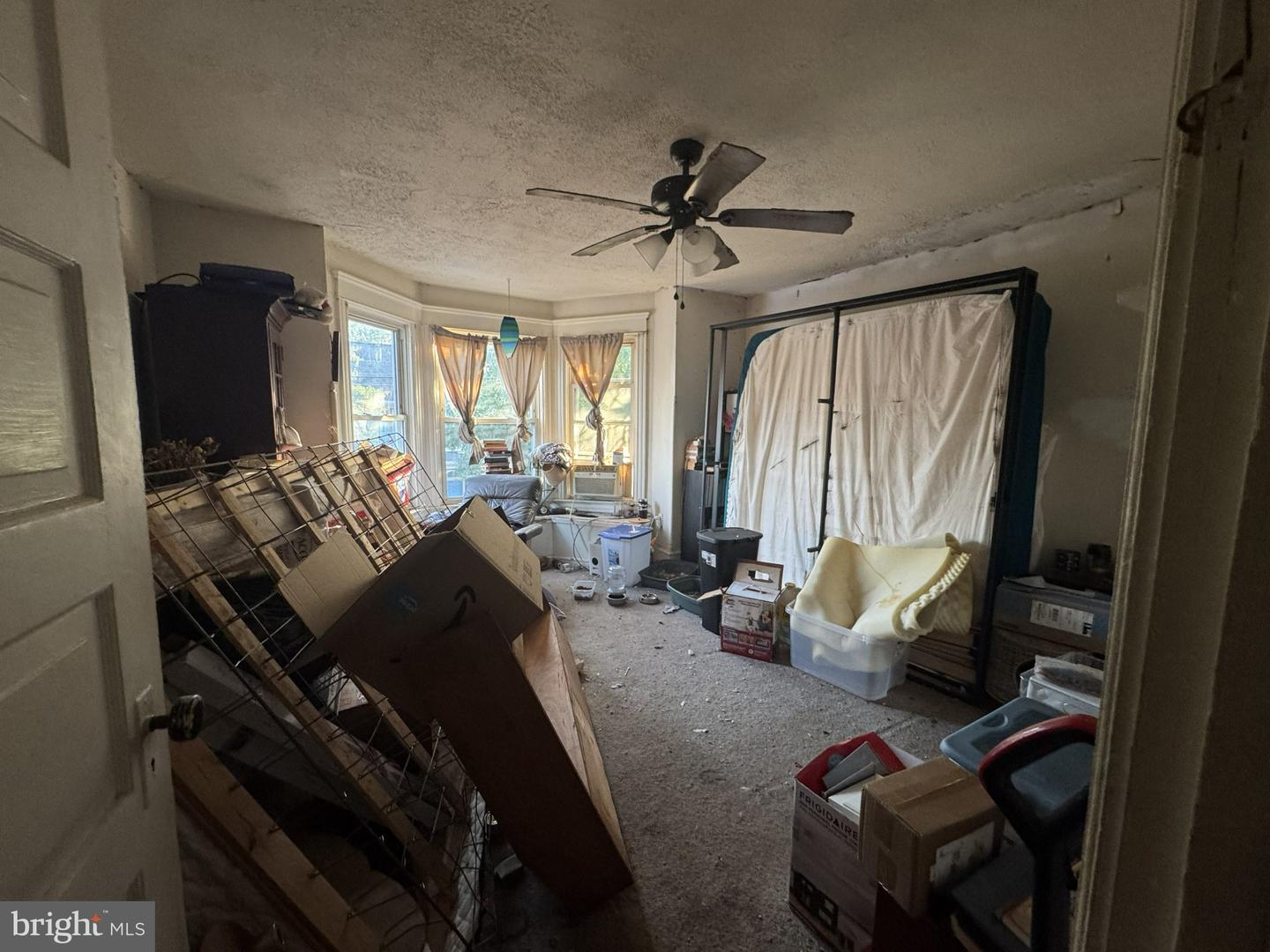 15 E 2nd St # Property Photo 6