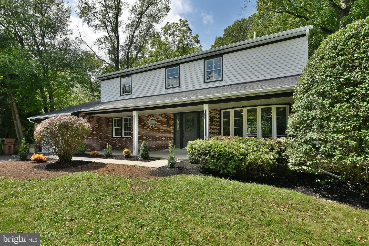 3225 Burn Brae Dr Property Photo 2