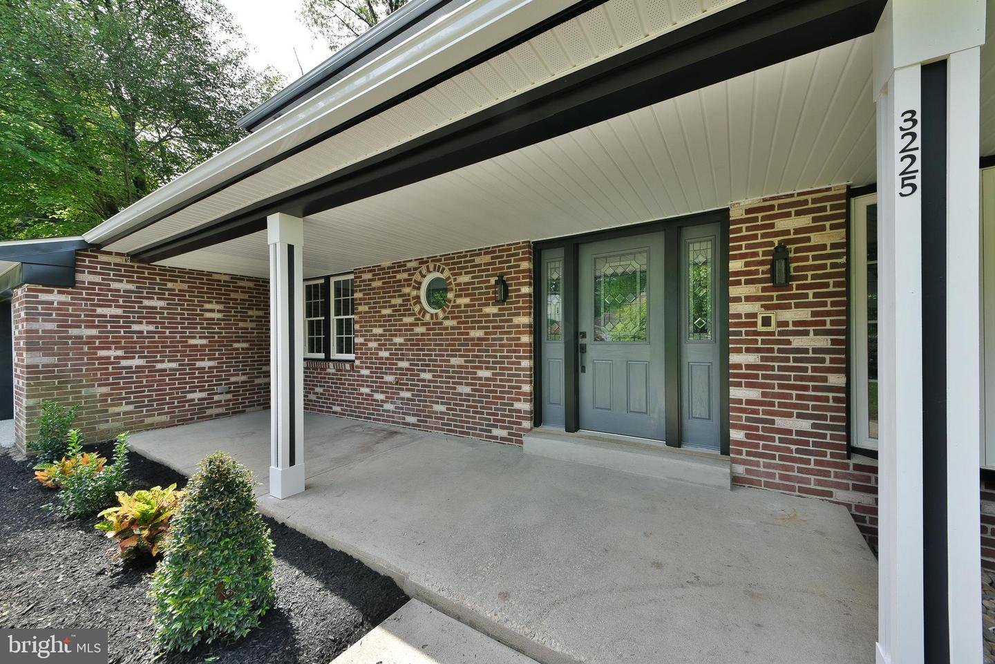 3225 Burn Brae Dr Property Photo 6