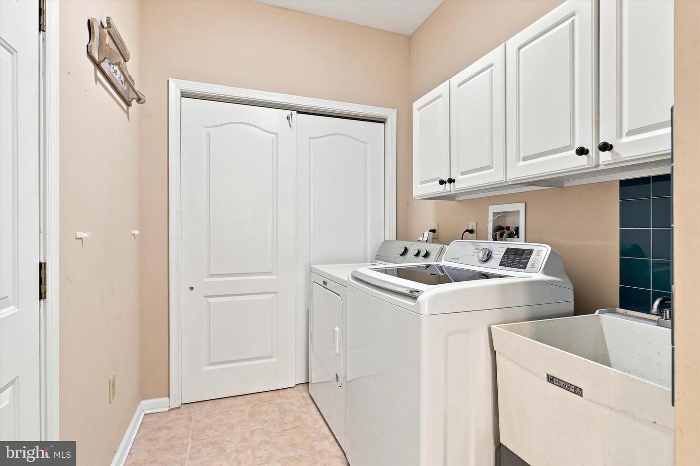 296 Westminster Ln Property Photo 15