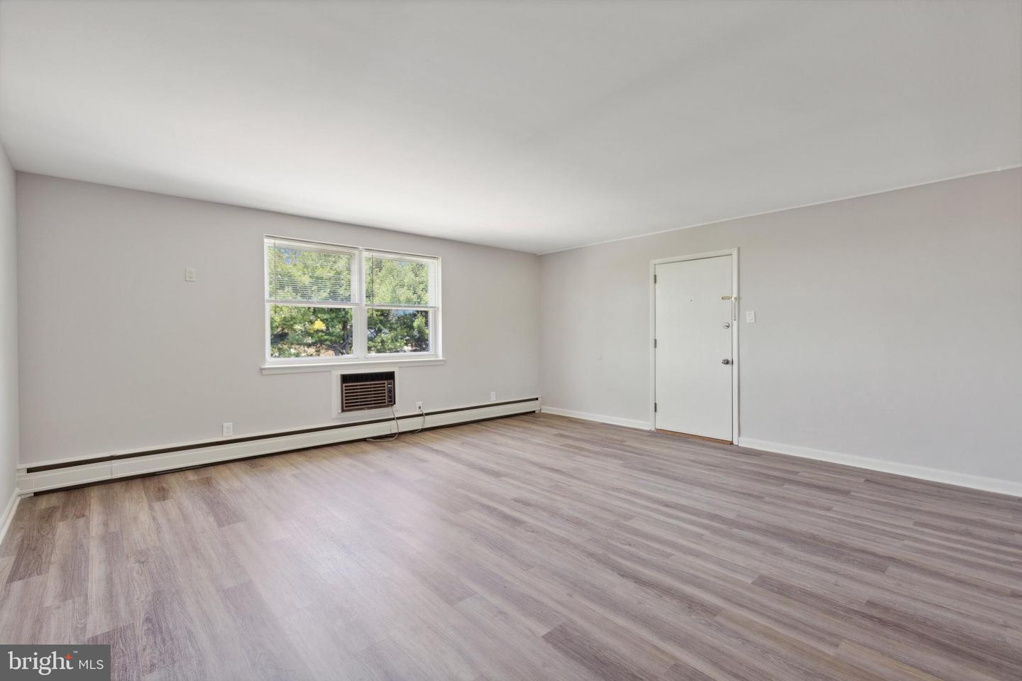 500 Manor House Ln #a4 Property Photo 8