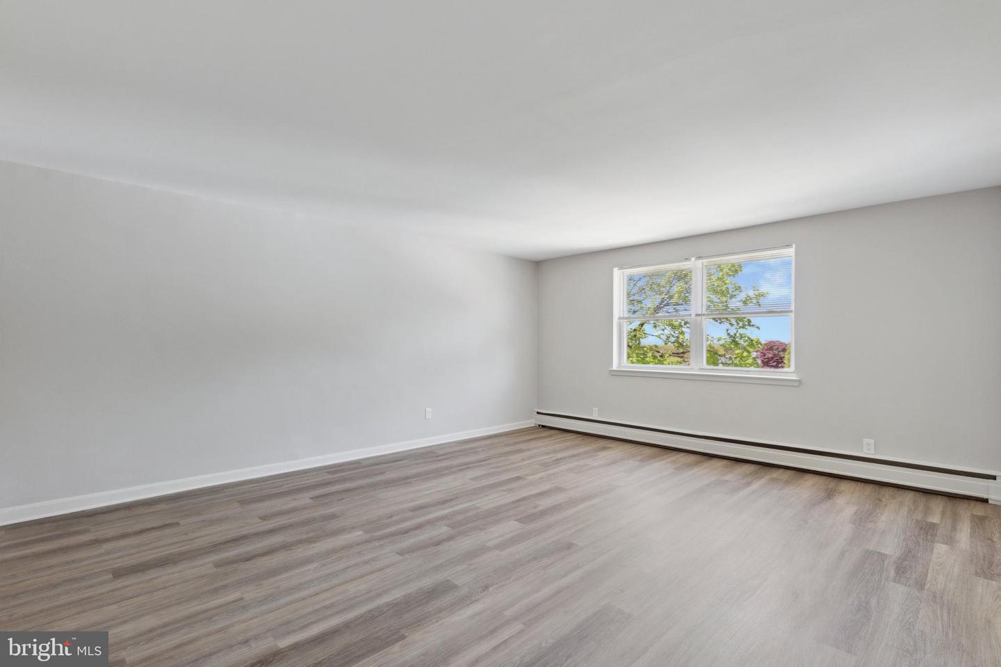 500 Manor House Ln #a4 Property Photo 9