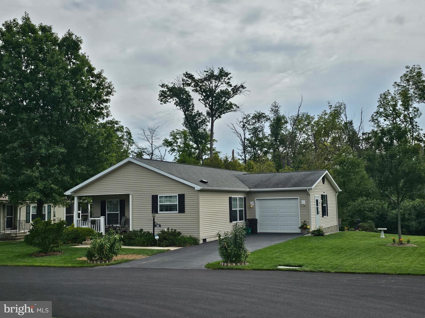 541 Springhouse Property Photo 1