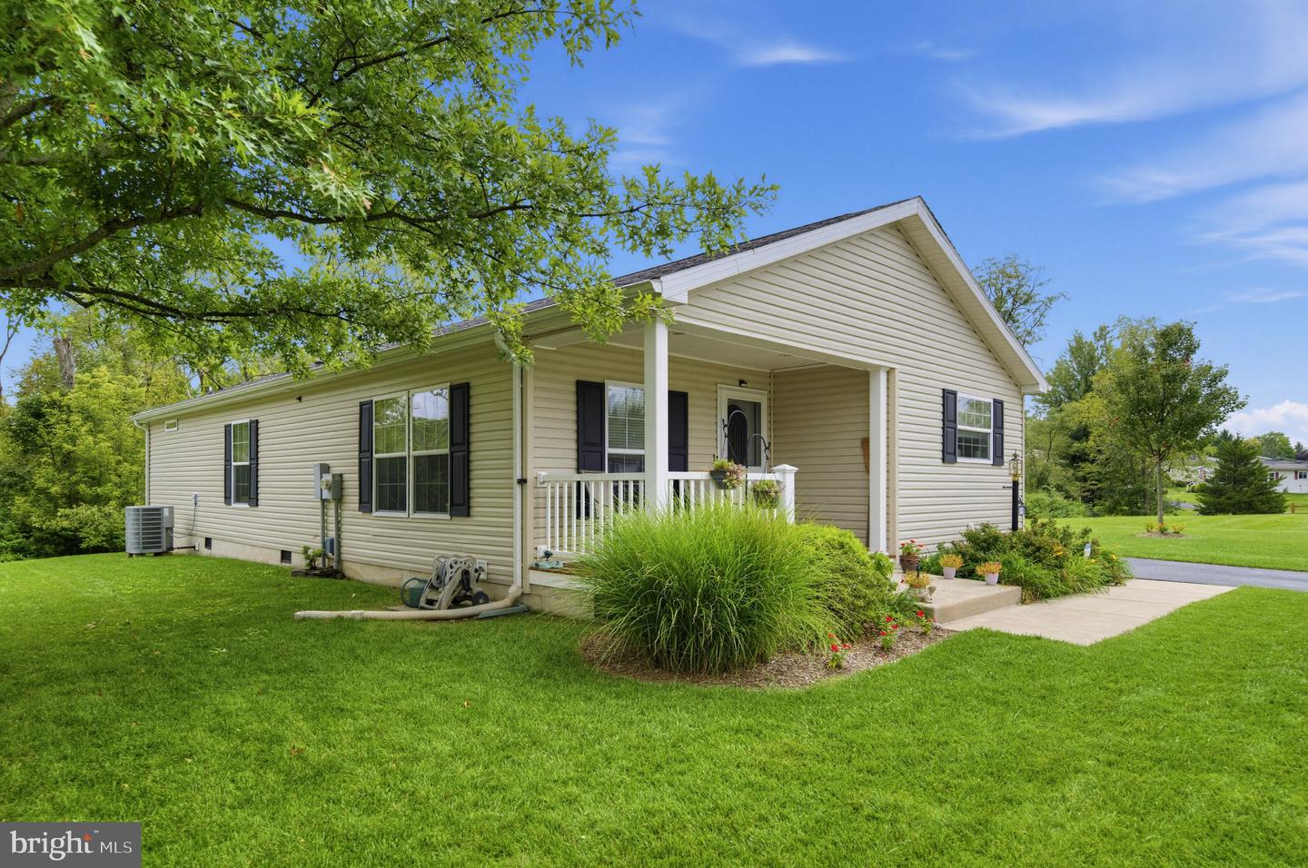 541 Springhouse Property Photo 2