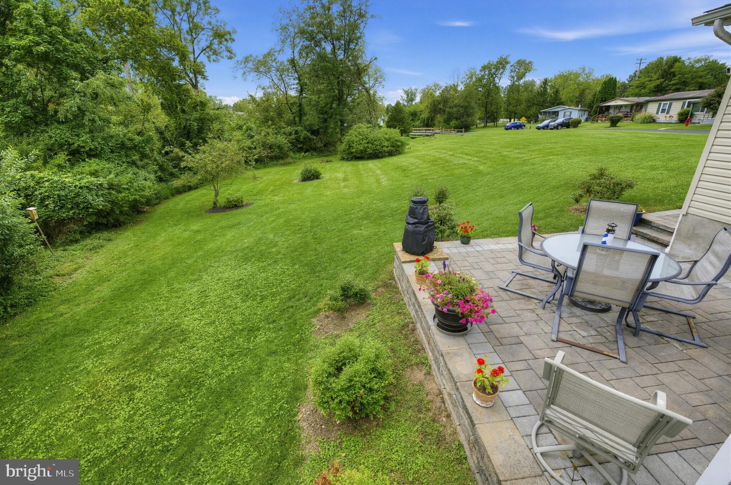 541 Springhouse Property Photo 3