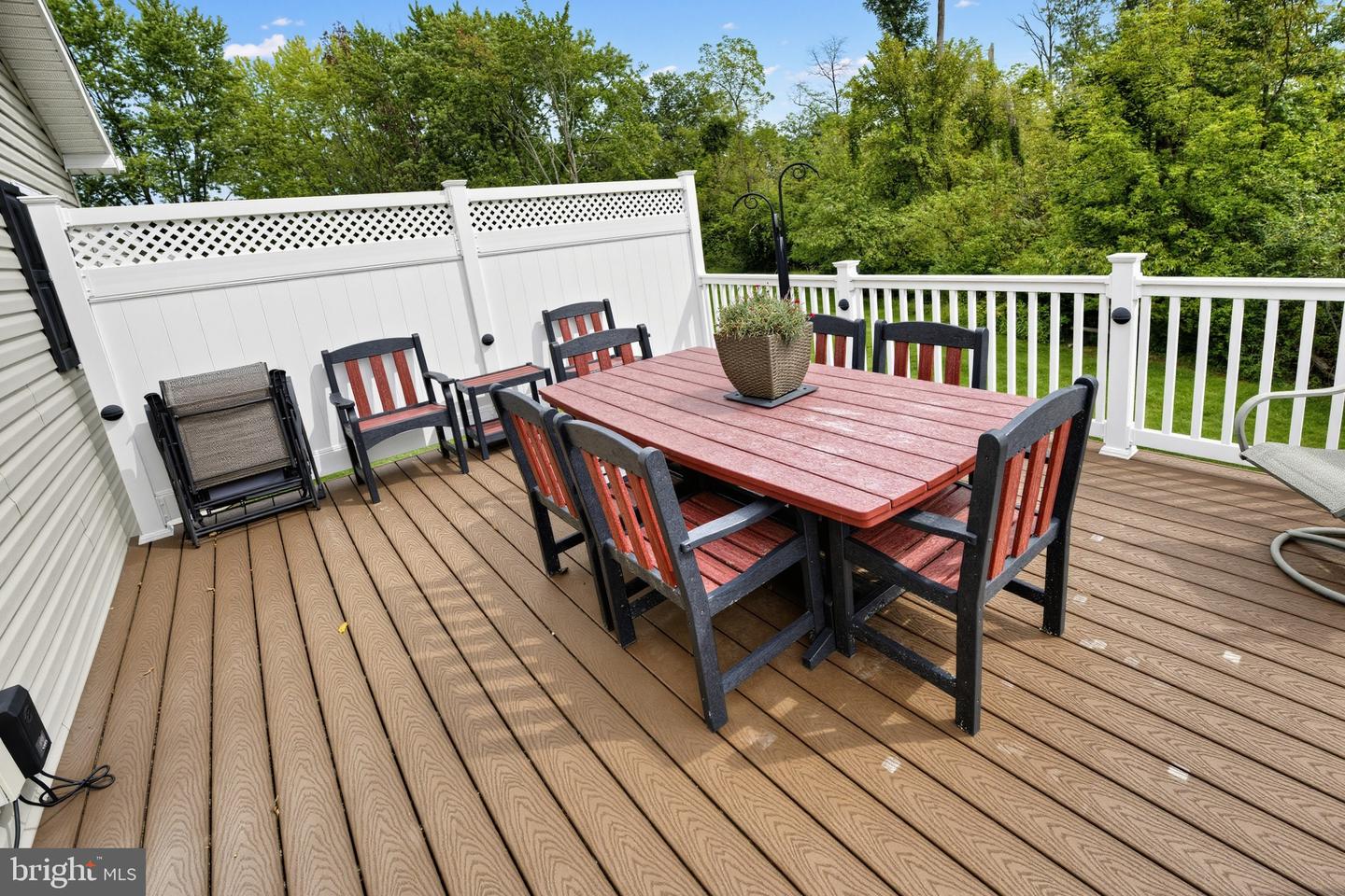 541 Springhouse Property Photo 4