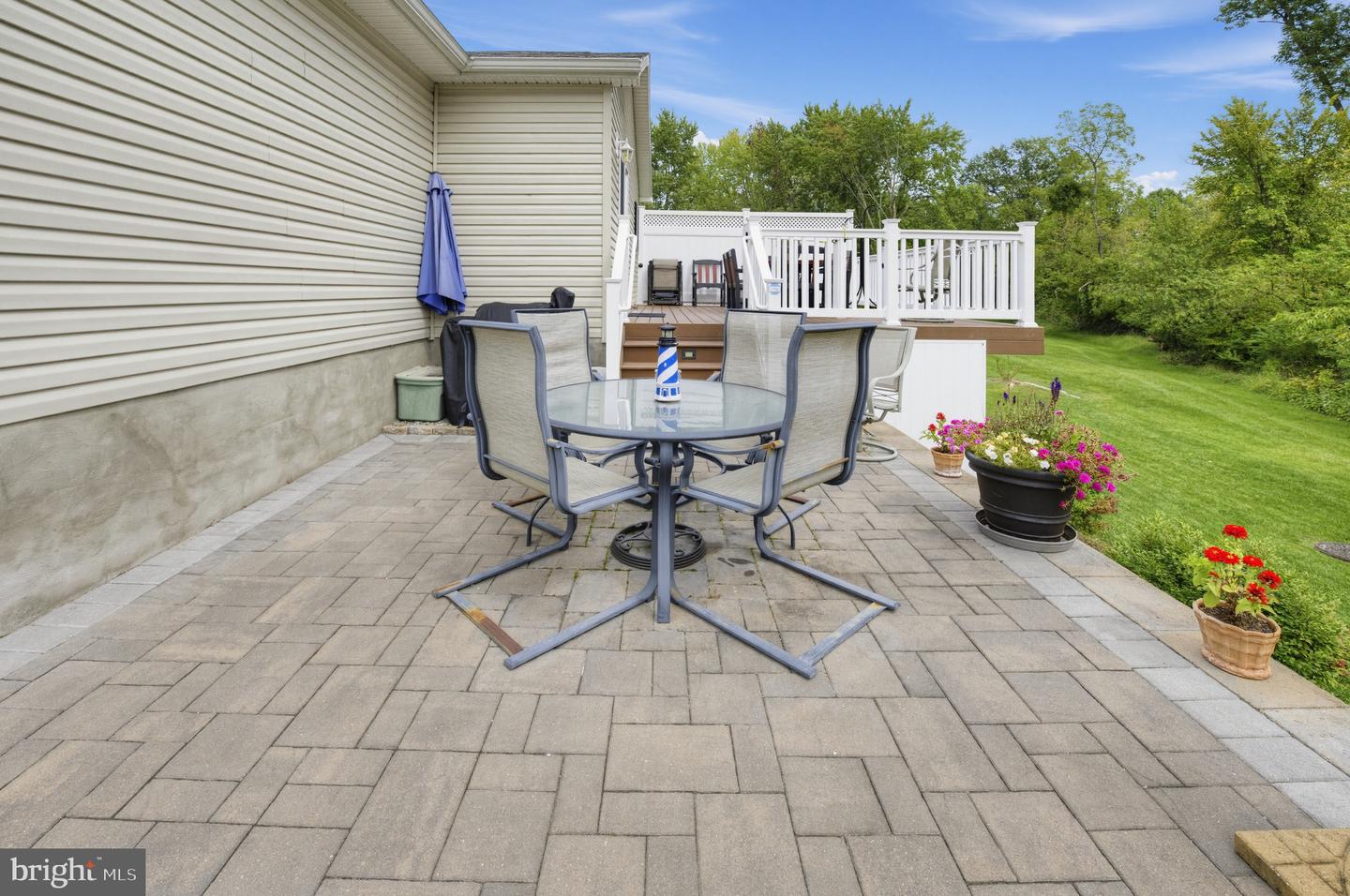 541 Springhouse Property Photo 5