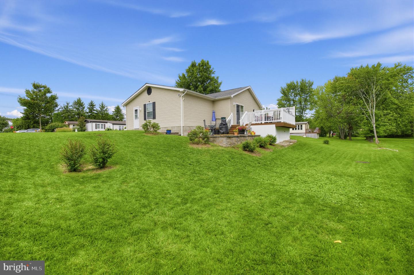 541 Springhouse Property Photo 6